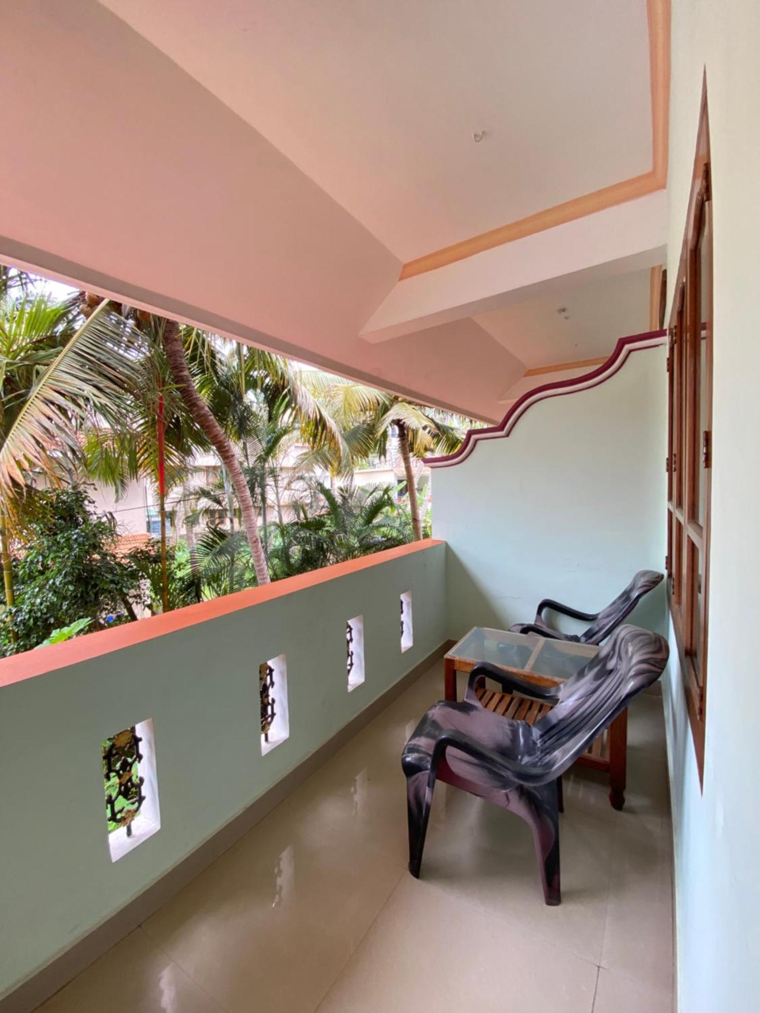 Packbag Comfort Bed & Breakfast Kovalam Exterior foto