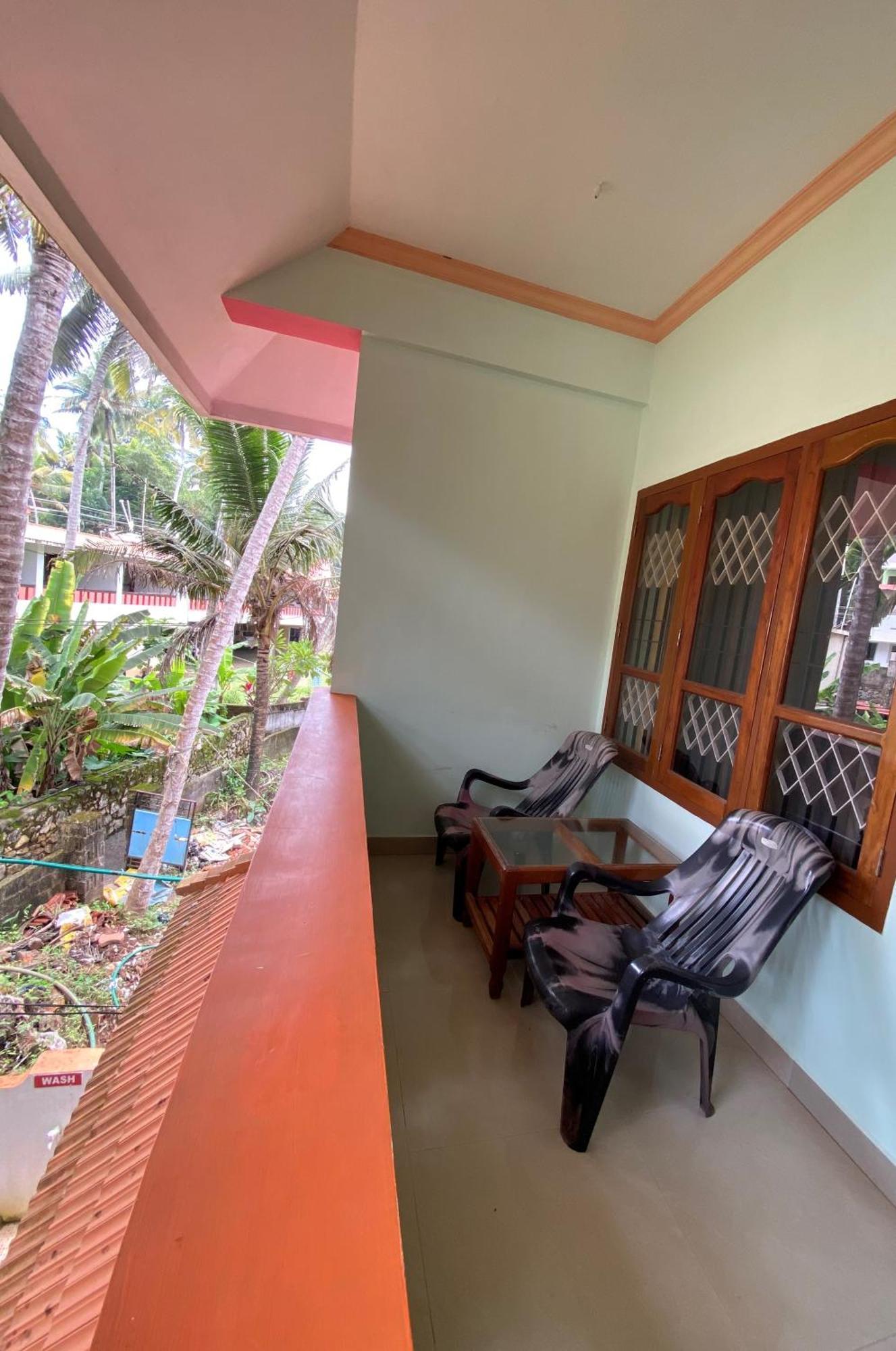 Packbag Comfort Bed & Breakfast Kovalam Exterior foto
